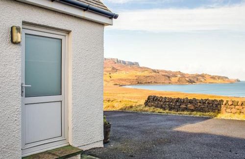 Staffin Apartamento | Apartment Solas Alainn Chalet by Interhome