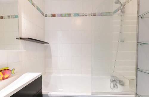 Reberty Apartamento | Apartment Soldanelles 413 B by Interhome
