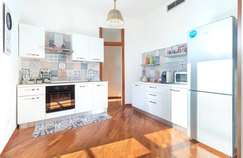 Molfetta Apartamento | Apartamento 'Sole E Girasoli' con balcón y aire acondicionado