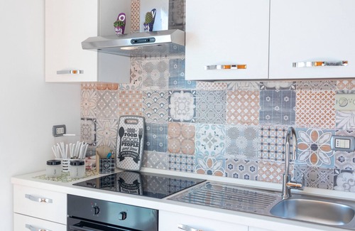 Molfetta Apartamento | Apartamento 'Sole E Girasoli' con balcón y aire acondicionado