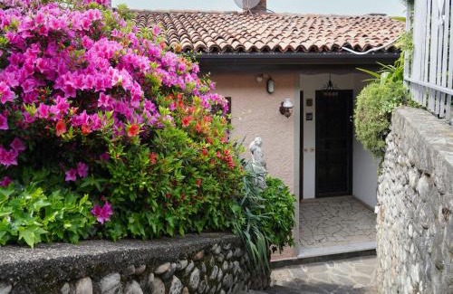 Porto Valtravaglia Apartamento | Apartment Soleluna by Interhome