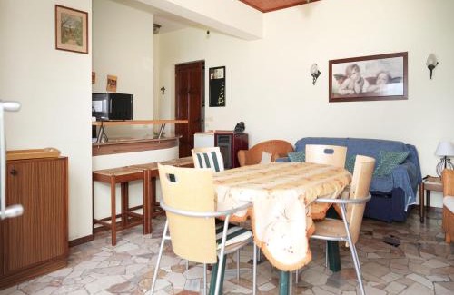 Porto Valtravaglia Apartamento | Apartment Soleluna by Interhome