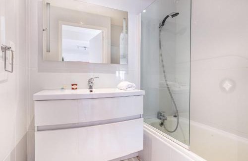La Cote Radieuse Apartamento | Apartment Soleil Bleu-8 by Interhome