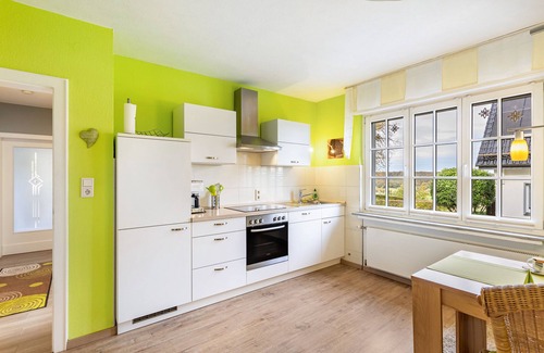 Warstein Apartamento | Apartamento 'Sommersonne' con vistas a la montaña, terraza privada y Wi-Fi