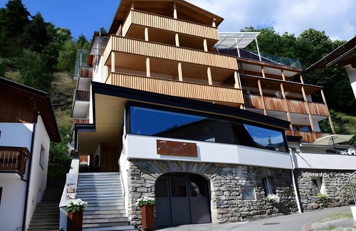 Burgusio Apartamento | Apartment 'Sonnenaufgang 3' with Mountain View, Shared Terrace and Wi-Fi