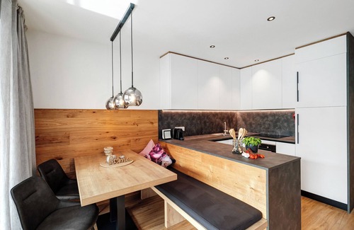 Pfalzen Apartamento | Apartamento 'Sonnlicht' con vistas a la montaña, terraza privada y Wi-Fi