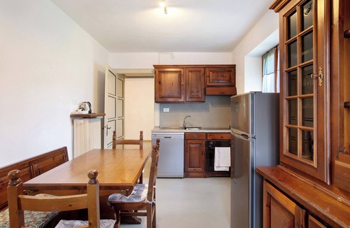 Courmayeur Apartamento | Apartamento 'Spazioso Appartamento Con Vista' con vistas a la montaña, jardín compartido y Wi-Fi