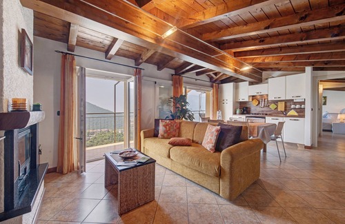 Veleso Apartamento | Apartamento 'Splendido loft panoramico' con vistas al lago y Wi-Fi