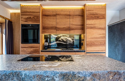 Soprabolzano Apartamento | Apartamento "Spornberg Mountain Living Ostberg" con vistas a la montaña