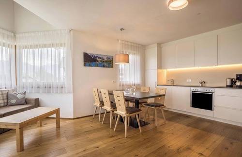 Santo Stefano Apartamento | Apartamento "Stefansdorf Wohnung 5" con vistas a la montaña, Wi-Fi, jardín y balcón