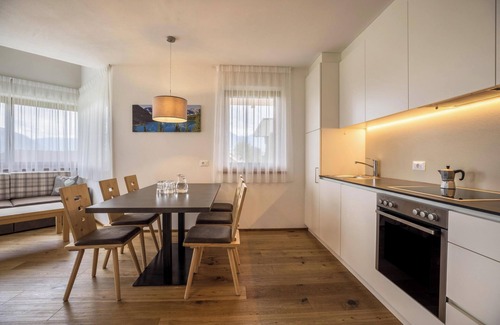Santo Stefano Apartamento | Apartamento "Stefansdorf Wohnung 5" con vistas a la montaña, Wi-Fi, jardín y balcón