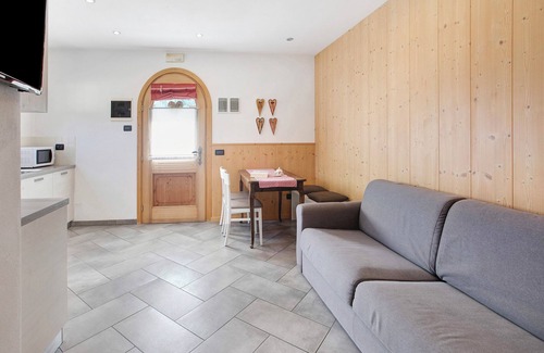 Livigno Apartamento | Apartamento 'Stella Alpina Camping Stella Alpina' con vistas a la montaña, jardín compartido y Wi-Fi
