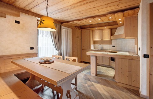 Santa Caterina Valfurva Apartamento | Apartamento 'Stella' con vistas a la montaña, jardín compartido y Wi-Fi