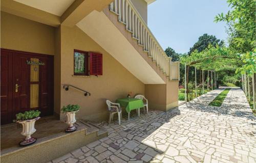 Santalezi Apartamento | Apartment Stepancici Vi