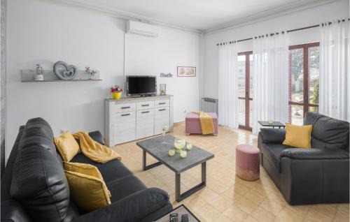Santalezi Apartamento | Apartment Stepancici Vi