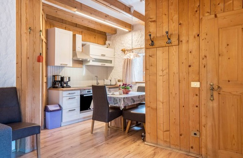 Sarntal Apartamento | Apartamento "Stofnerhof Turmgemach" con vistas a la montaña, terraza privada y Wi-Fi