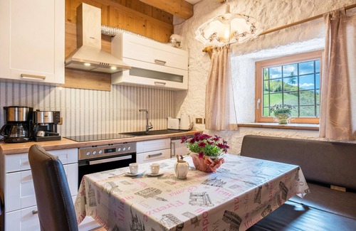 Sarntal Apartamento | Apartamento "Stofnerhof Turmgemach" con vistas a la montaña, terraza privada y Wi-Fi