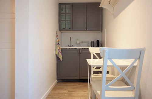 Saint-Zacharie Apartamento | Apartamento 'Studio Romantique À Saint Zacharie' con Wi-Fi