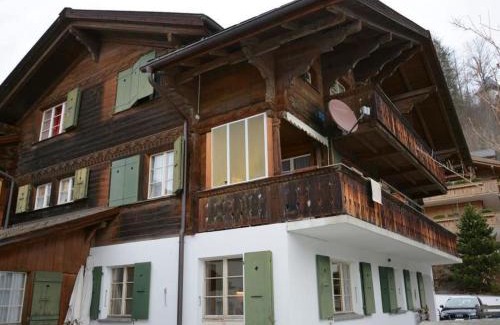 Gstaad Apartamento | Apartment Studio Oehrli by Interhome
