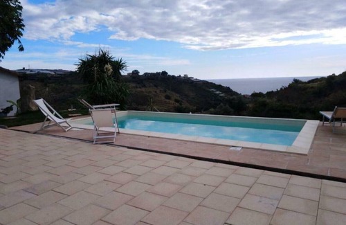 Pompeiana Apartamento | Apartment/studio with private terrace with sea view