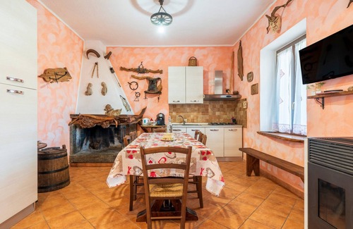 Ussassai Apartamento | Apartamento 'Su Nurassolu Ussassai' con vistas a la montaña, terraza privada y Wi-Fi