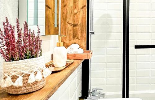 Griessen Apartamento | Apartment Südwind - Beautiful premium apartment with 2 bedrooms near Rhine Falls & Zurich Airport in Klettgau