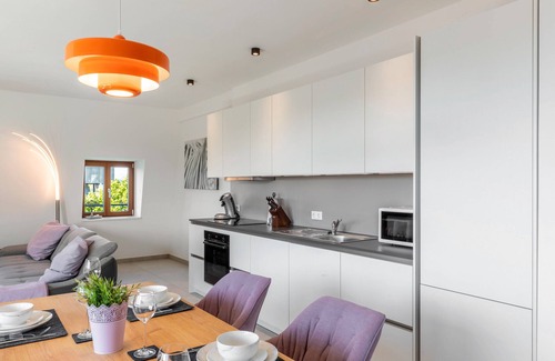 Limburg an der Lahn Apartamento | Apartamento 'Suite Marienborn' con vistas a la montaña, terraza privada y aire acondicionado