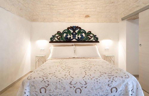 Old Town Cisternino Apartamento | Apartment "Suite La Scala Del Borgo" with Private Terrace, Wi-Fi and Air Conditioning