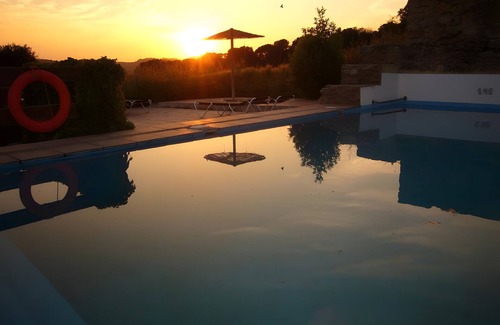 Castelltercol Apartamento | Apartamento 'Suite' con vistas a la montaña, piscina compartida y Wi-Fi