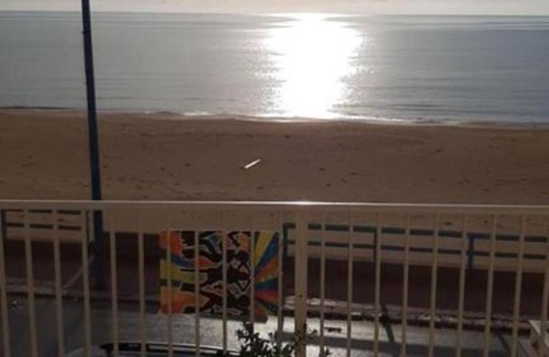 Scoglitti Apartamento | Apartamento "Sul Mare Scoglitti 1" con vistas al mar, terraza y Wi-Fi