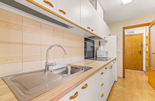 Santa Pola Apartamento | Apartamento 'Sunflower Siroco' con balcón, Wi-Fi y aire acondicionado