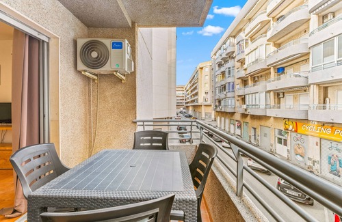 Santa Pola Apartamento | Apartamento 'Sunflower Siroco' con balcón, Wi-Fi y aire acondicionado