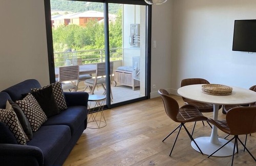 Corte Apartamento | Apartamento-Superior-Baño con bañera-Terraza