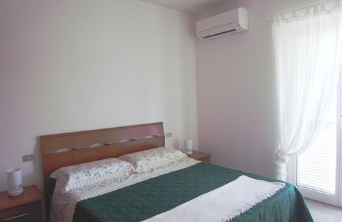 Gianola Apartamento | Apartamento rodeado de vegetación