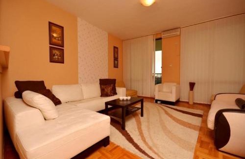 Zeljeznica Apartamento | Apartment Susanj