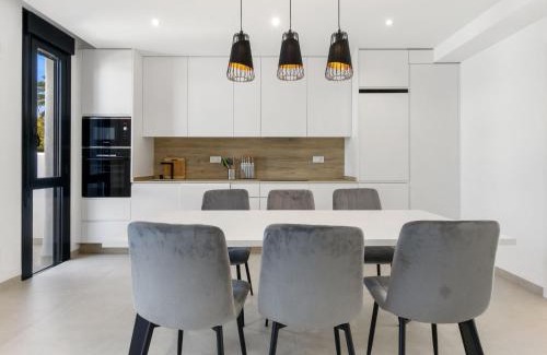 Santiago de la Ribera Apartamento | Apartment Tropical Beach Penthouse by Interhome