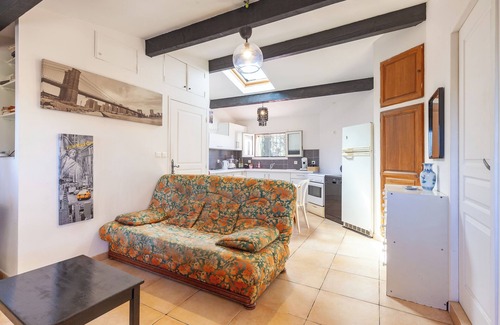 Les Baumettes Apartamento | Apartamento 'T2 Porte Des Calanques' con vistas a la montaña, piscina compartida y Wi-Fi
