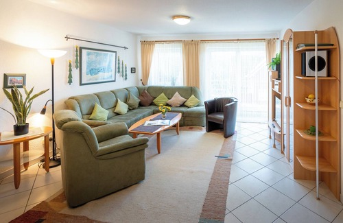 Oberhof Apartamento | Apartamento 'Tannenblick 4-3' con vistas a la montaña, jardín compartido y Wi-Fi