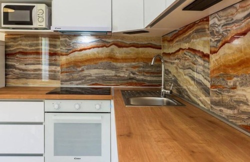 Istok Apartamento | Apartment Tattoo - modern & free parking: A1(2+1) - Makarska, Riviera Makarska, Croatia