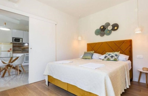 Istok Apartamento | Apartment Tattoo - modern & free parking: A1(2+1) - Makarska, Riviera Makarska, Croatia