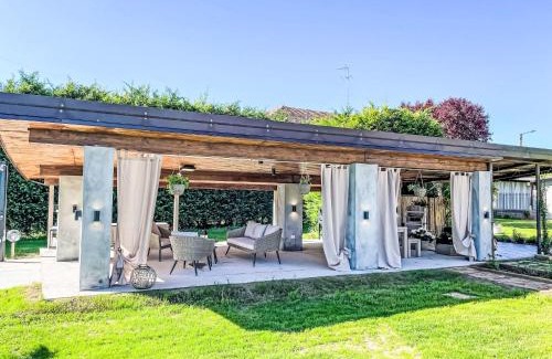 Castell'Alfero Apartamento | Apartment Tenuta Beatrice by Interhome