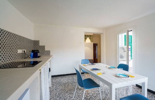 Rezza Apartamento | Apartamento 'La Riviera' con vistas a la montaña, Wi-Fi y aire acondicionado