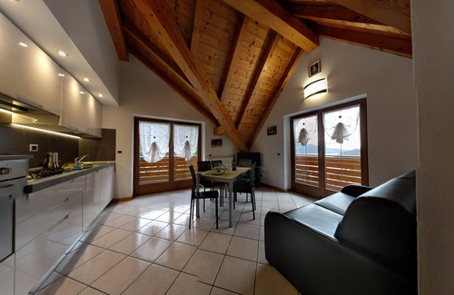 Molveno Apartamento | Apartamento "la sonrisa" y The Joys con fantástica terraza con vistas al lago ****
