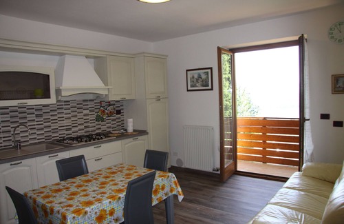 Molveno Apartamento | Apartamento "la sonrisa" y The Joys con fantástica terraza con vistas al lago ****