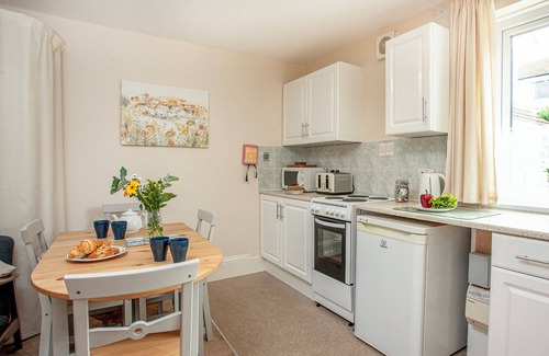 Roundham Cabaña | Apartment Three - UK39836
