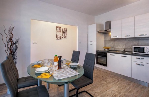 Marcana Apartamento | Apartment Tina