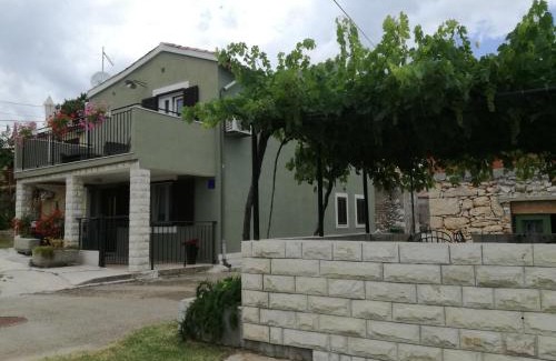 Topid Apartamento | Apartment Tireli