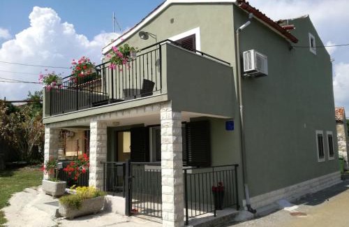 Topid Apartamento | Apartment Tireli