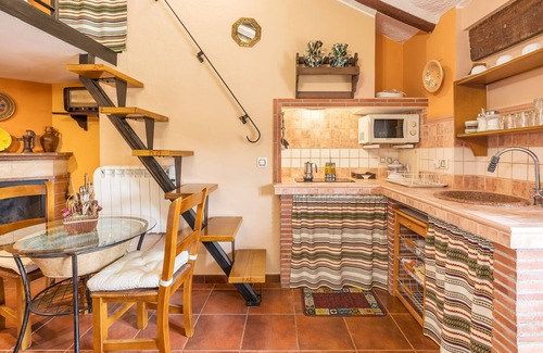 Hinojares Apartamento | Apartamento 'Tomillo' con vistas a la montaña, Wi-Fi y aire acondicionado