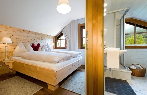 Hoetting Otro | Apartment Top 5 "Zirbennest" - Kasperhof Appartments Innsbruck